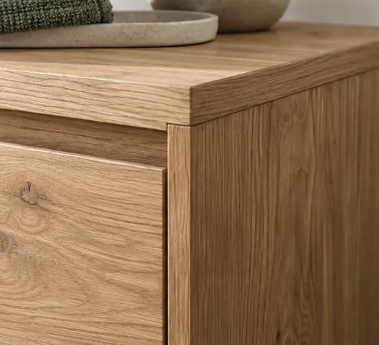 Holz als Materialdetail im Bad
